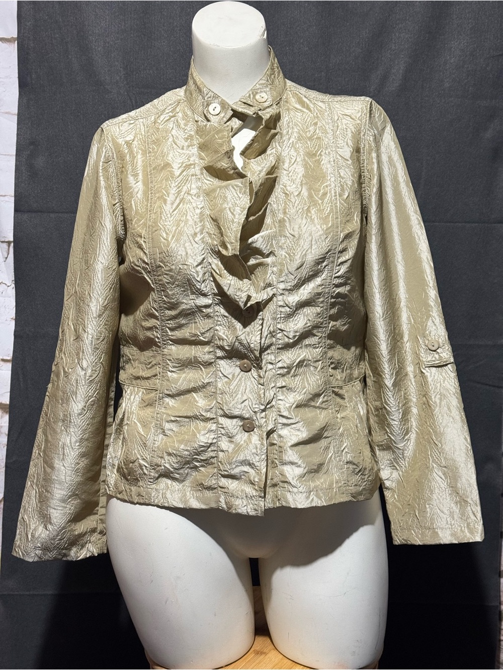Chico’s Womens Metallic Cream Ruffle-Front Jacket Size 1 (Medium or 8-10)